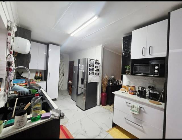 3 BEDROOM HOUSE FOR SALE IN NORKEM PARK